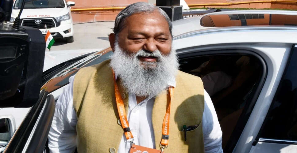Haryana CM Visits Anil Vij to Wish Him a Speedy Recovery