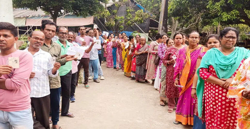 Voting Underway in West Bengal's Final Phase Amid Tensions and Violence