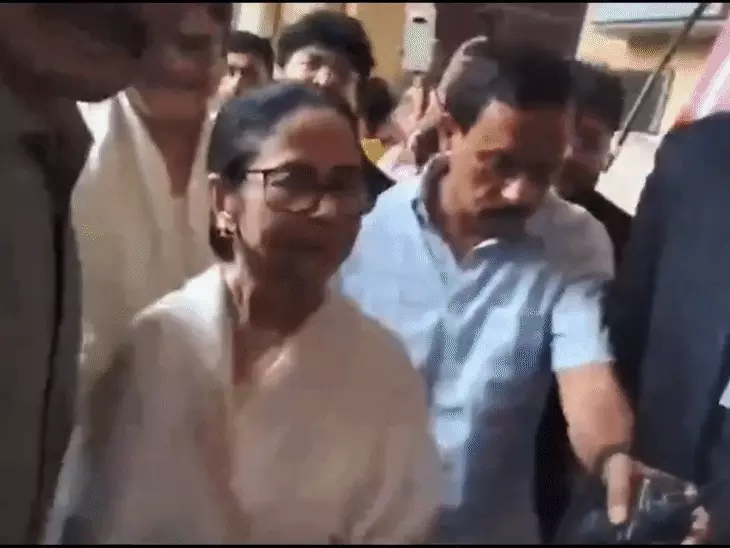 Mamata Banerjee Alleges Assault During Election Counting, Seeks High Court Intervention