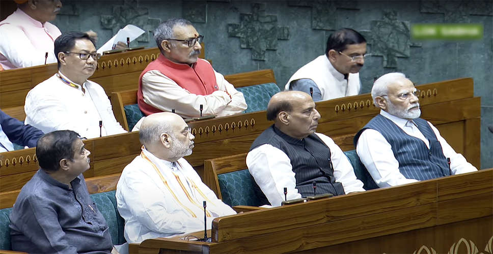 Women Reservation Bill: Confusion regarding bill in tab; Shah seen explaining to Rajnath, Owaisi helps SP MP