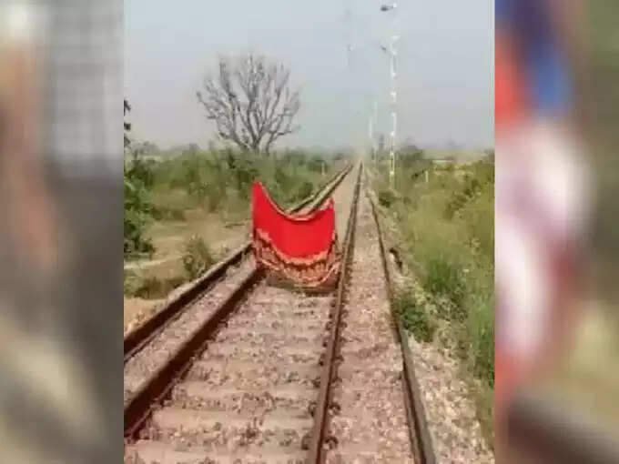 Brave Woman Prevents Train Disaster in Uttar Pradesh