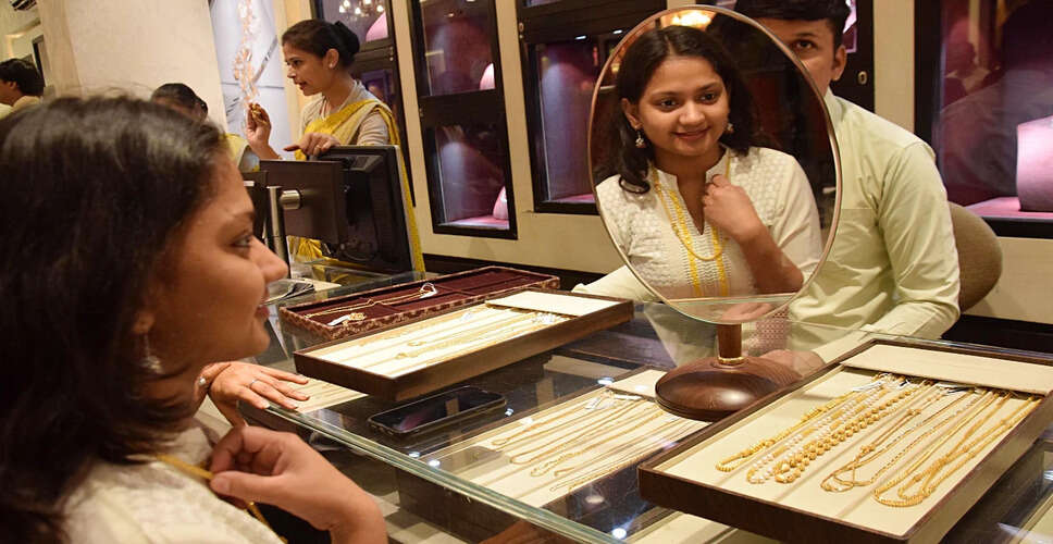 Controversy Erupts in Bihar Over Jewelers' Face Covering Policy