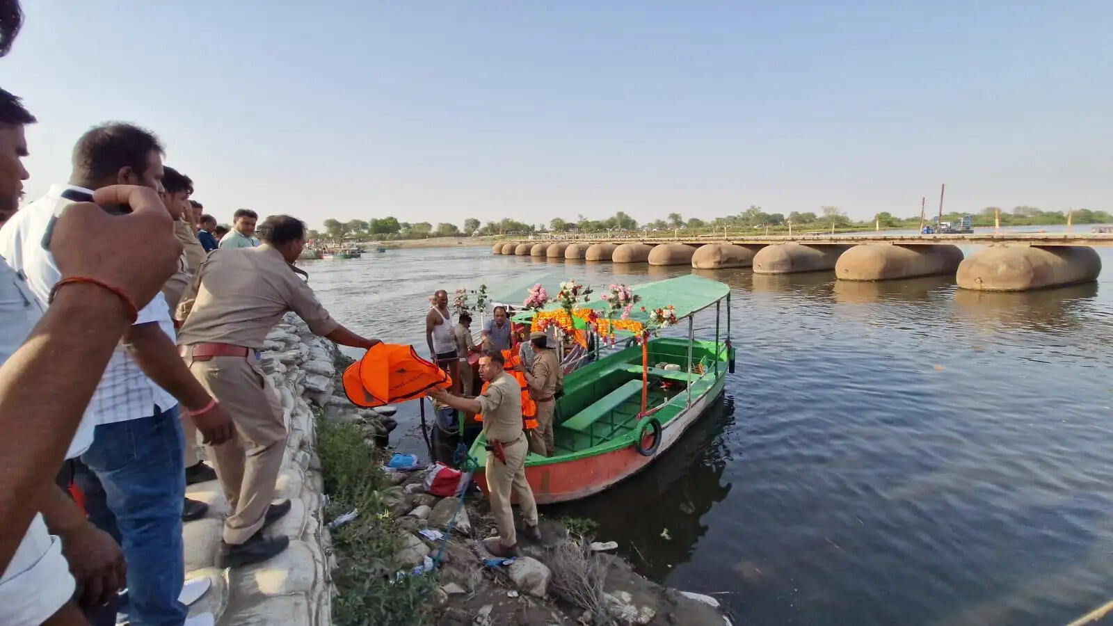Tragic Boat Capsize in Mathura Claims Lives of Devotees