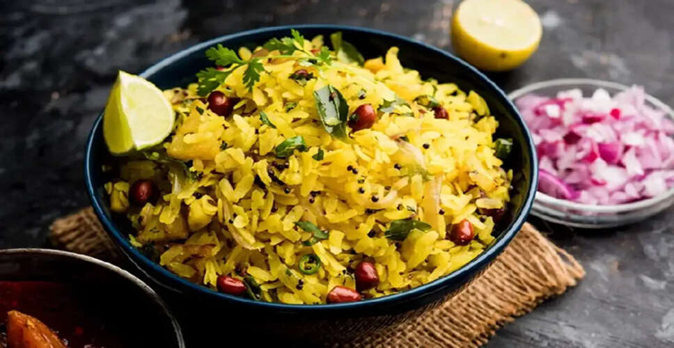 Delicious Indori Poha Recipe: A Quick and Healthy Breakfast Option