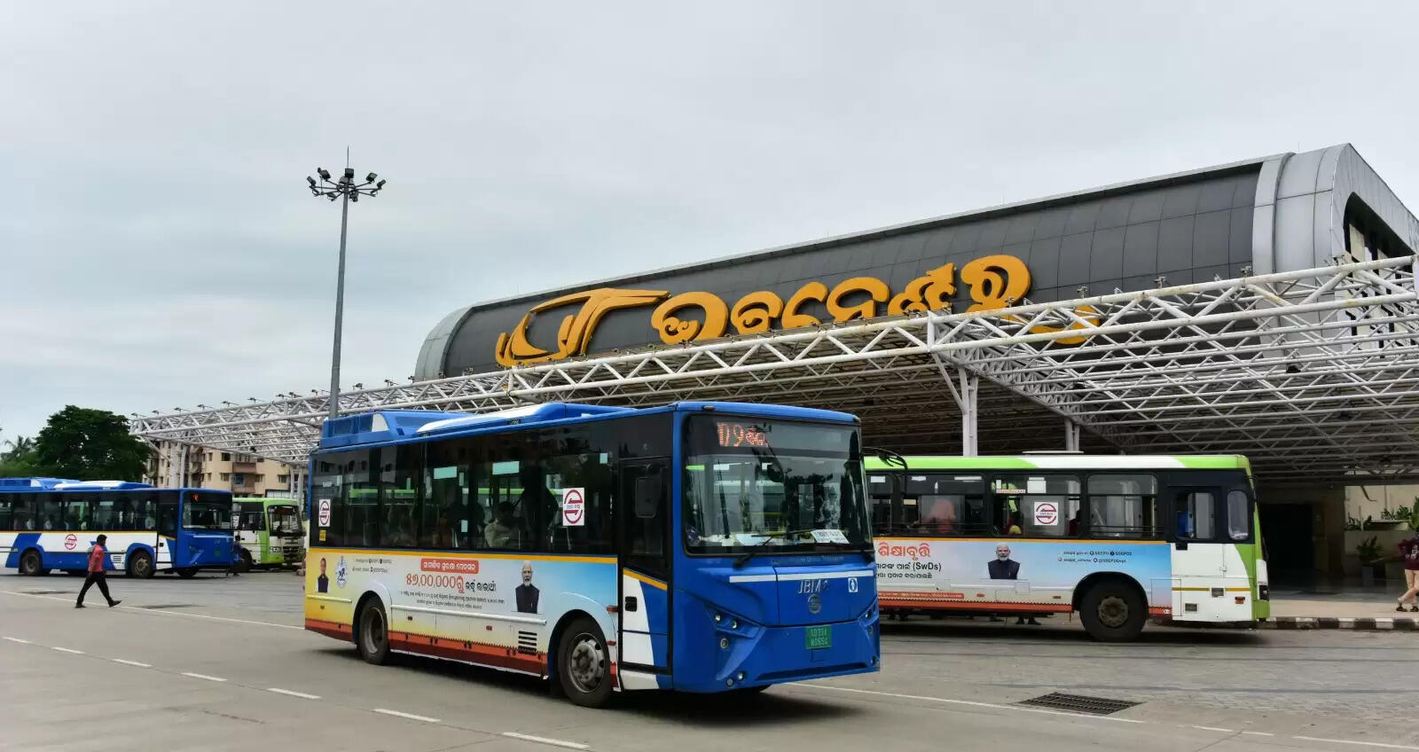 Bhubaneswar's Transport Chaos: Drivers' Strike Causes Fuel Station Mayhem