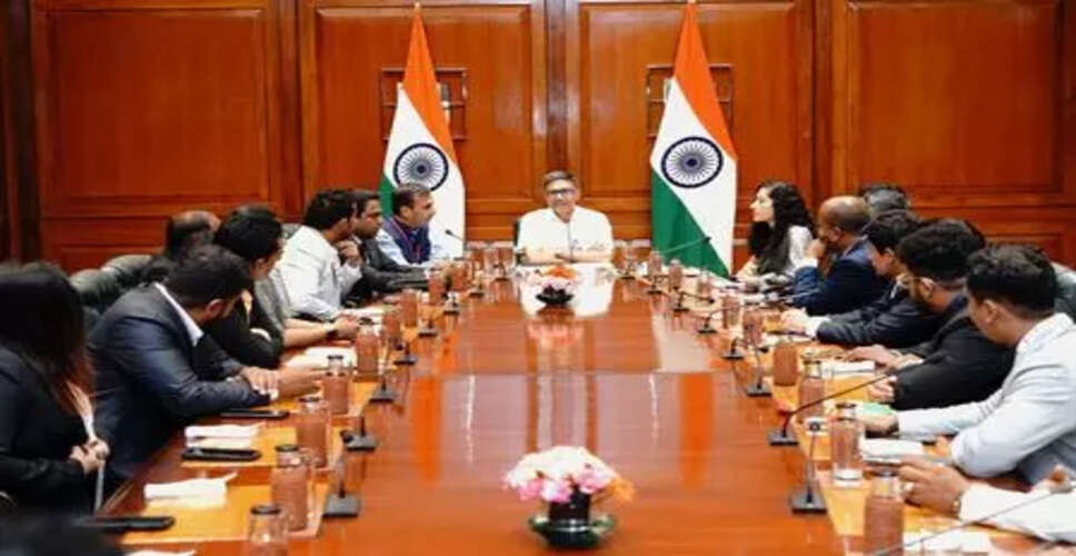 Strengthening Ties: Sri Lankan Delegation Engages with Indian Foreign Secretary