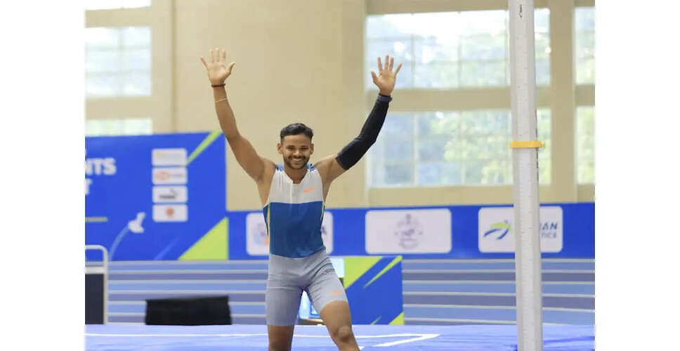 Historic Night for Indian Athletics: Kuldeep Kumar and Dev Meena Share National Pole Vault Record