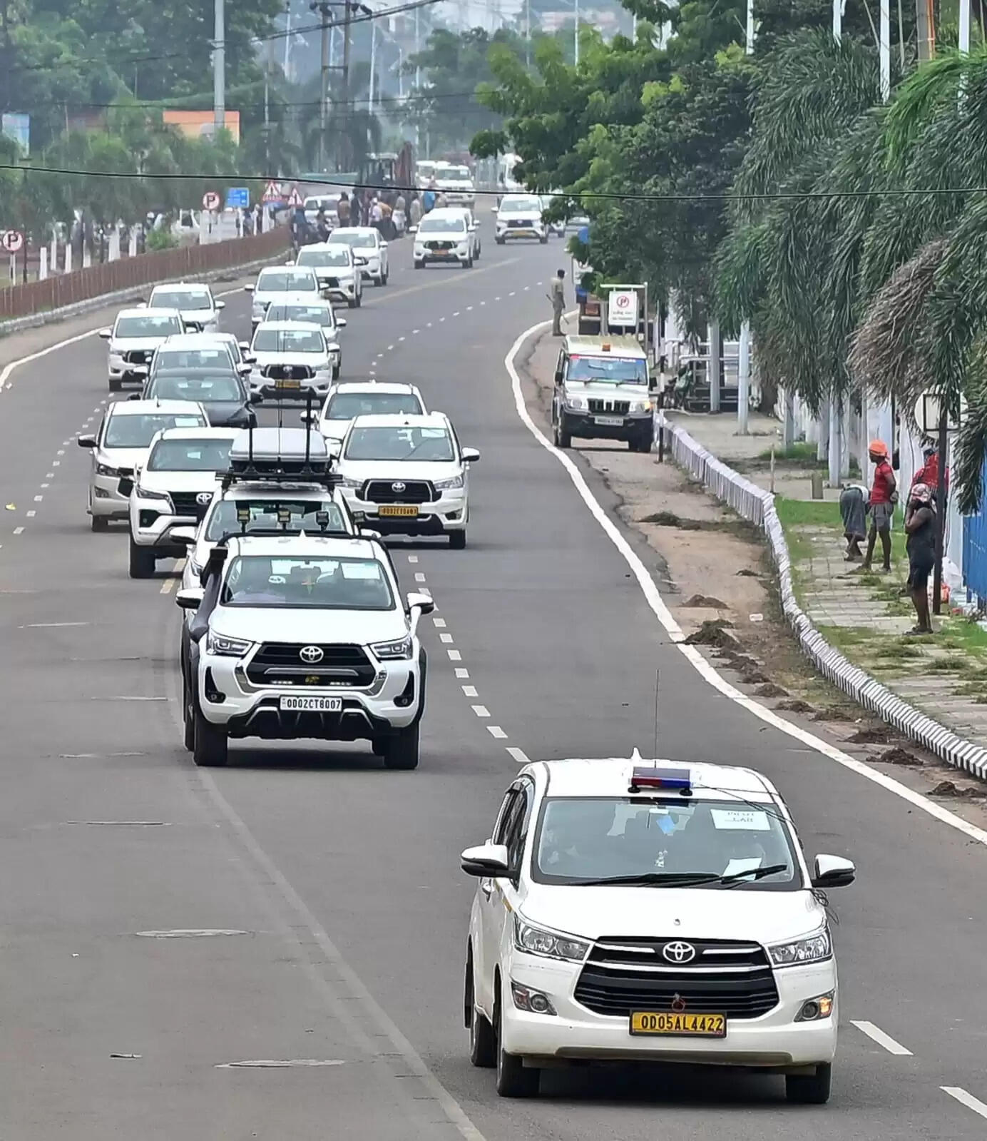 Kawariyas Flock to Mahanadi Riverbank for Shravan Month Celebrations