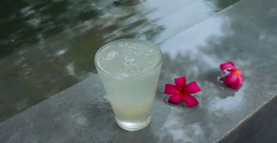 The Refreshing Benefits of Gond Katira Water for Summer Hydration