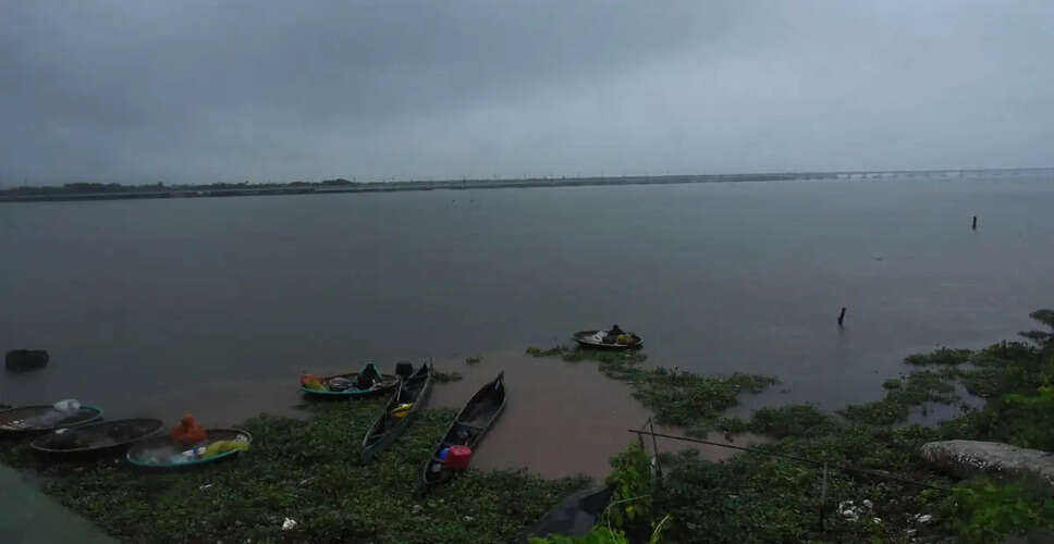 Kerala Braces for Heavy Rainfall as Yellow Alert Issued Until May 28