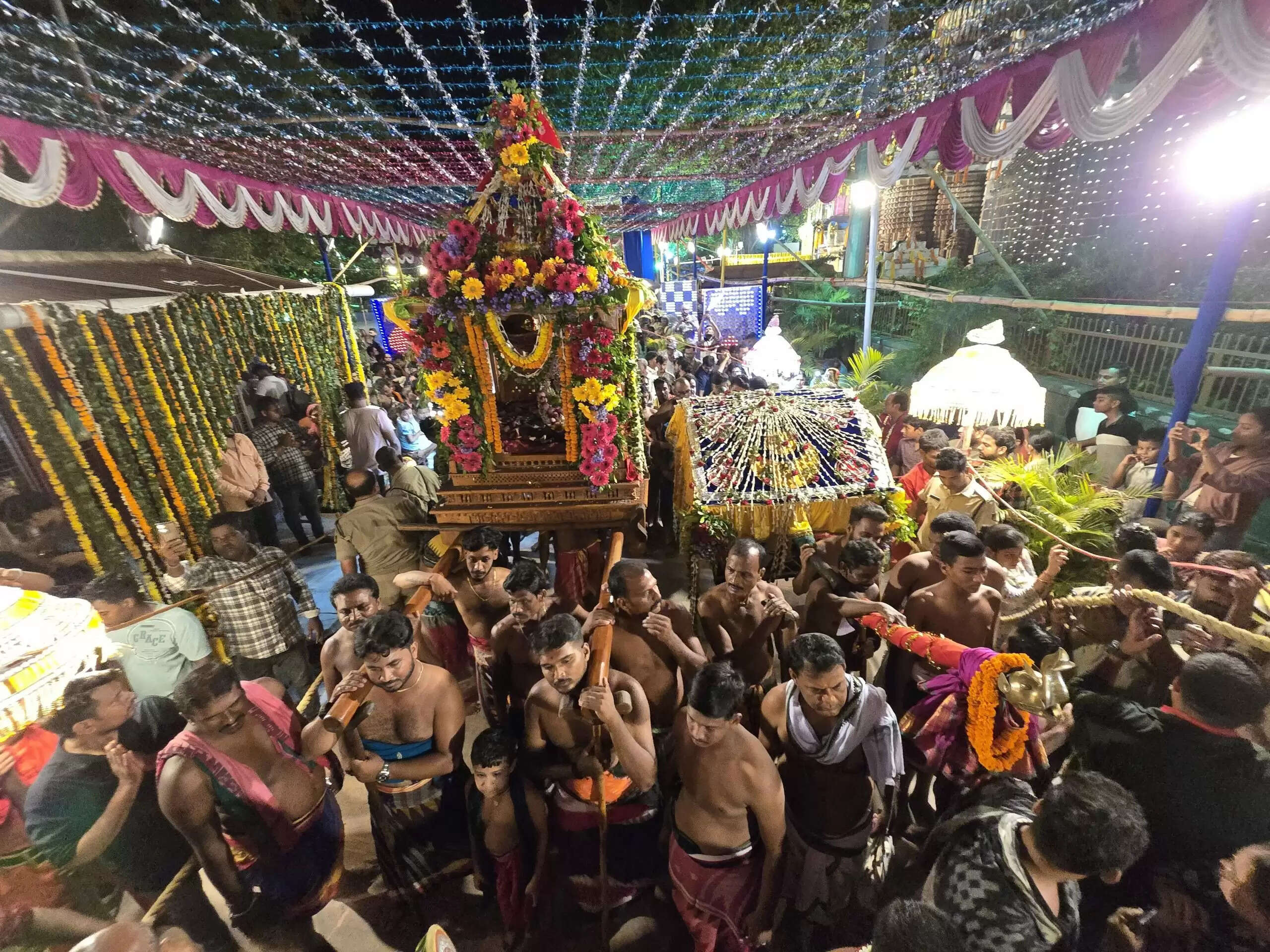 A Spectacular Celebration: Lord Shiva's Divine Wedding Procession in Bhubaneswar