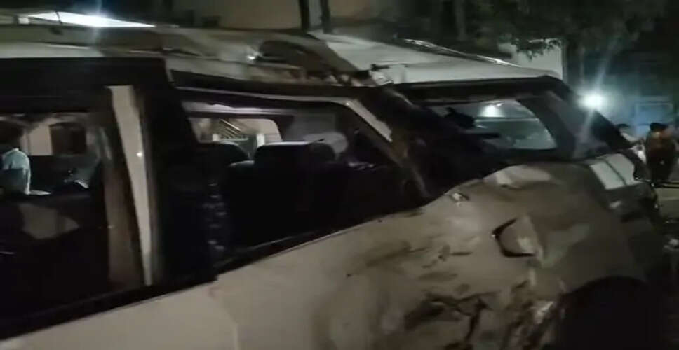 Speeding Car Crashes into Street Food Stall in Mandla, Injuring Three