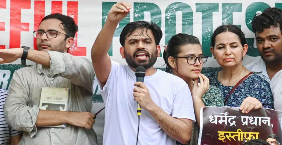 Cockroach People's Party Sparks Political Debate with Protest in Delhi
