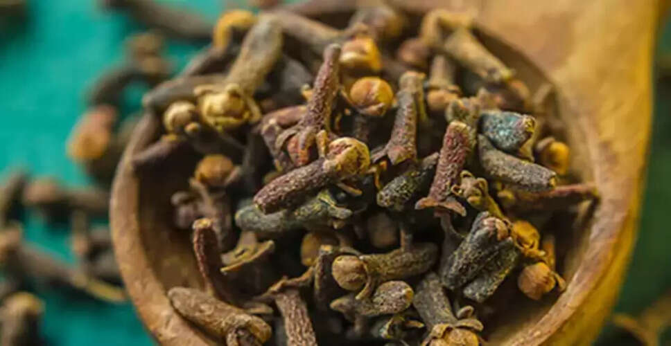 Exploring the Health Benefits and Risks of Cloves
