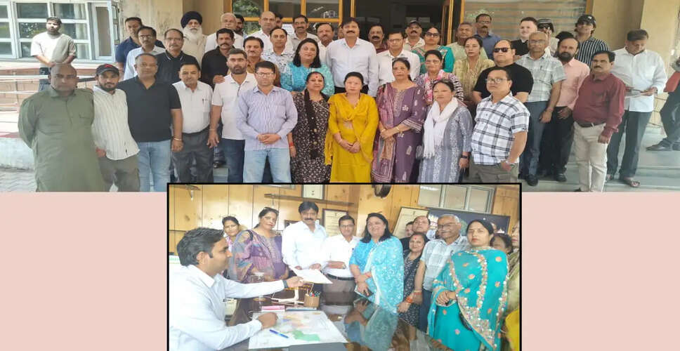 Dharamshala Congress Protests Against Rising Fuel Prices