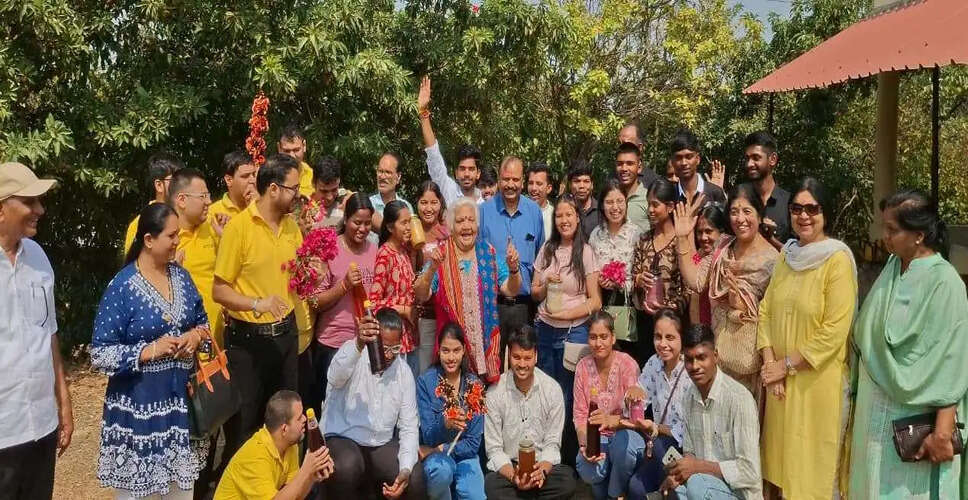 Celebrating Holi with Natural Colors: A Week-Long Training Concludes in Sanawadia