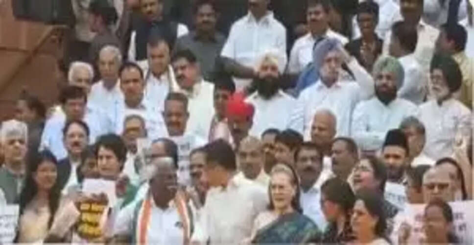 Why Are Opposition MPs Protesting in Parliament? The Controversy Over Bihar's Voter Roll Revision