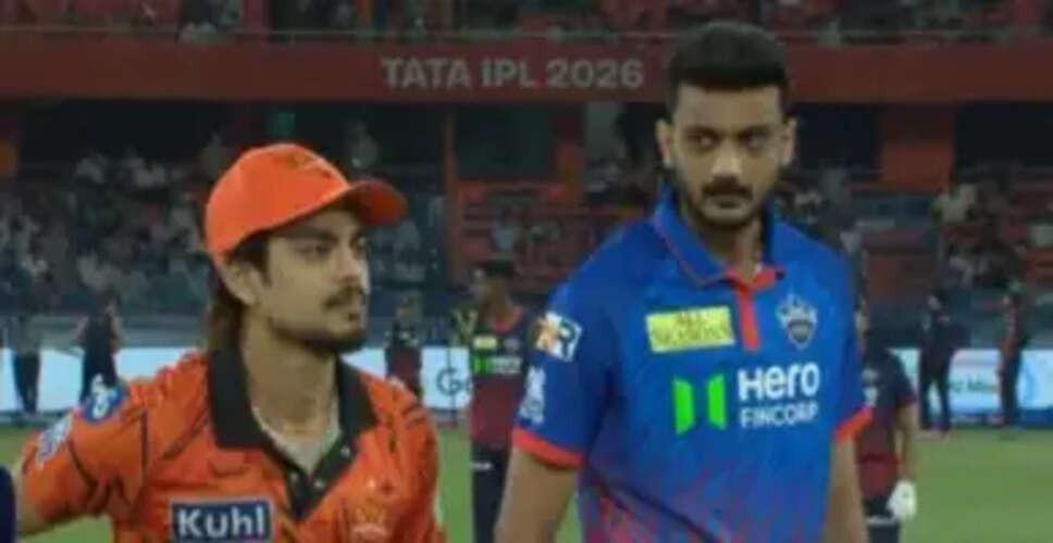 Delhi Capitals vs Sunrisers Hyderabad: Axar Patel Chooses to Bowl First in IPL Clash