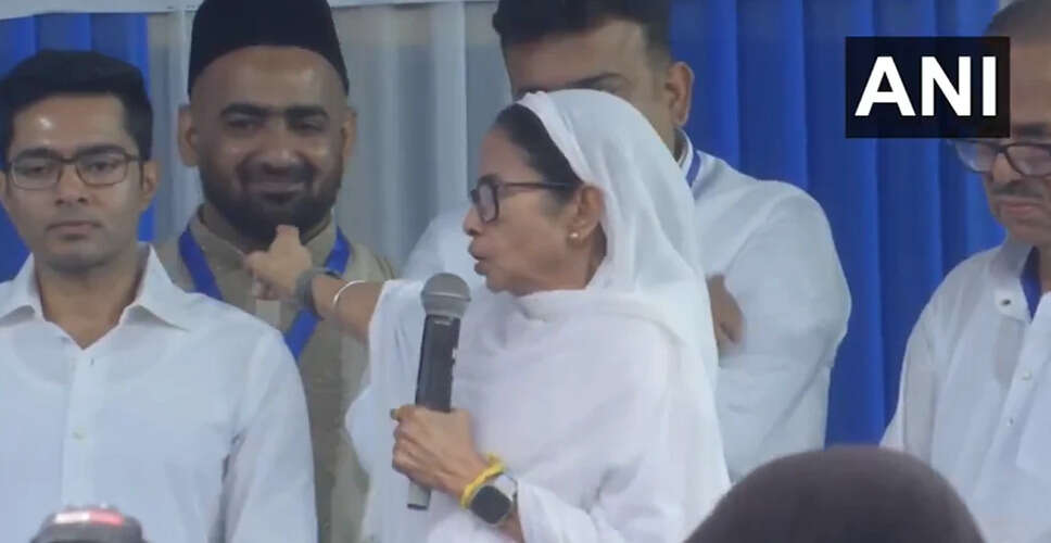 Mamata Banerjee Criticizes Modi, Calls Him the 'Biggest Intruder'