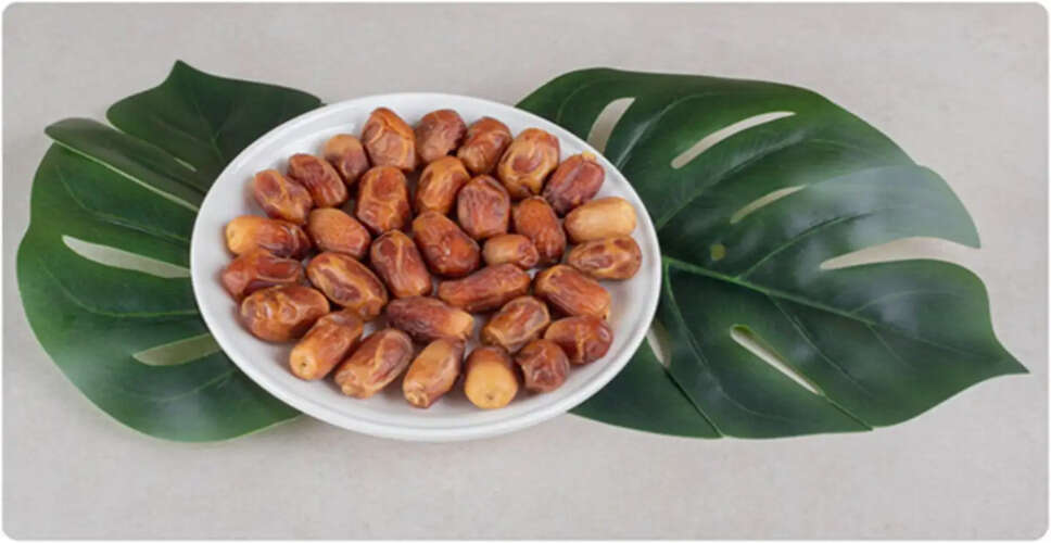 Should You Eat Dates in Summer? Exploring Their Benefits and Risks