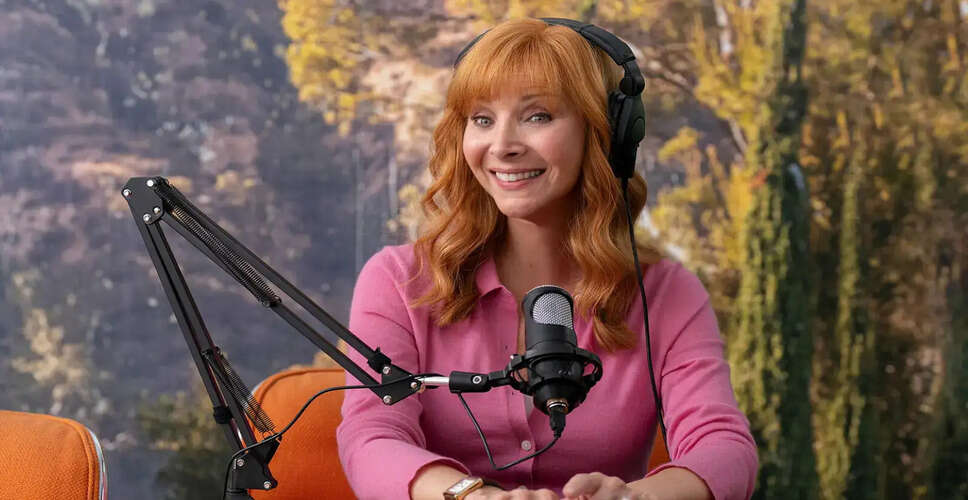 Lisa Kudrow's Emotional Journey in The Comeback Season 3