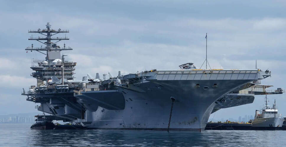 US Navy Confronts Iranian Boats in Strait of Hormuz: New Footage Released