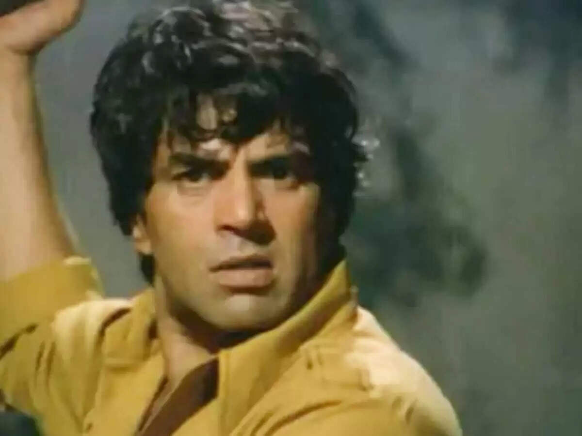 Remembering Dharmendra: Iconic Dialogues and His Legacy in Hindi Cinema