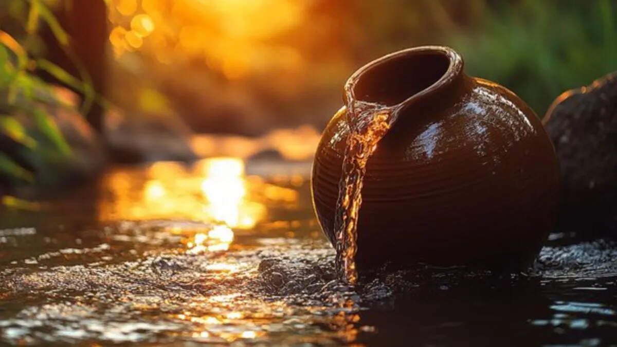 Health Benefits of Drinking Water from Earthen Pots