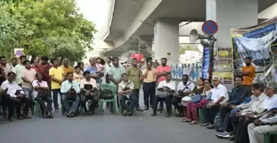 WBSSC job case: 'Untainted' teachers approach Calcutta HC accusing Bengal Police of harassing them defying court order