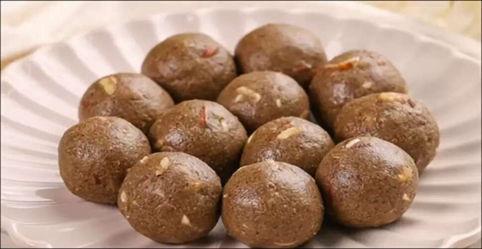 Winter Delight: How to Prepare Gond Ke Laddu for Health and Warmth