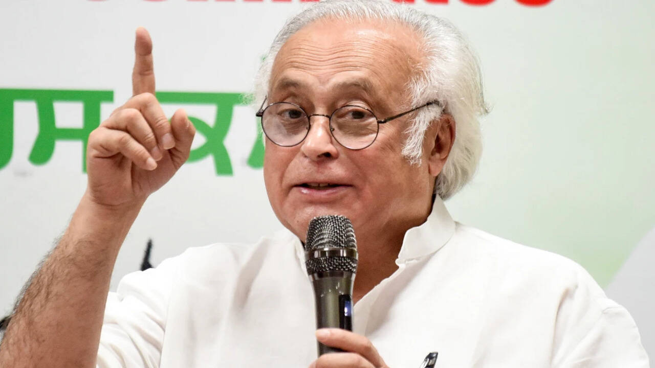 संसद का मानसून सत्र: पीएम मोदी के संबोधन पर कांग्रेस का तीखा हमला, 'घिसे-पिटे' भाषण और ज्वलंत मुद्दों की अनदेखी का आरोप