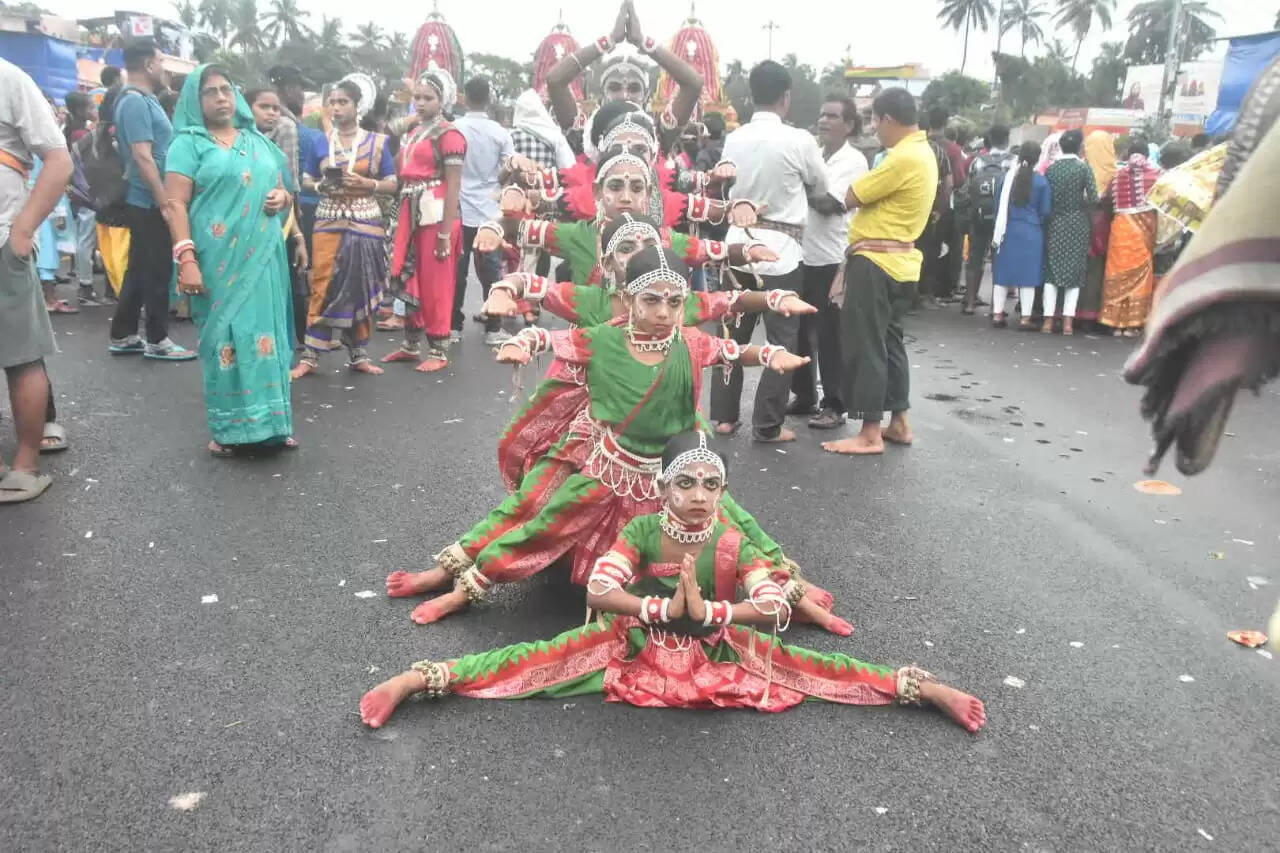 Experience the Vibrant Bahuda Yatra: Chariot Processions in Puri and Beyond