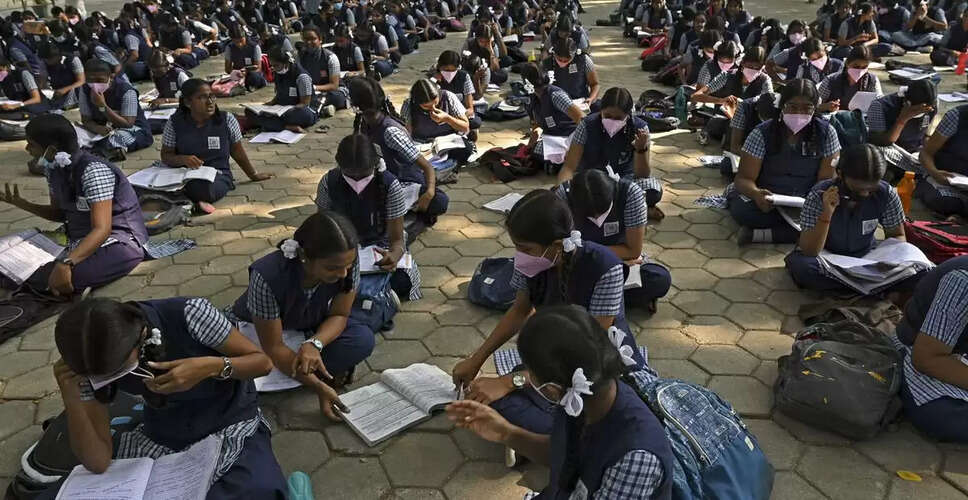 Maharashtra Government Introduces Hindi as Third Language in Schools