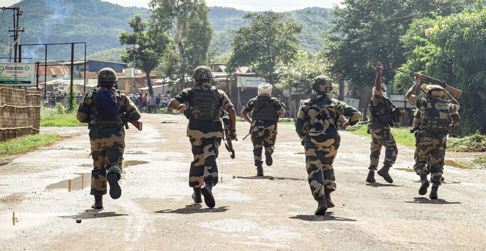 Security Forces Detain 10 Members of Militant Group in Manipur