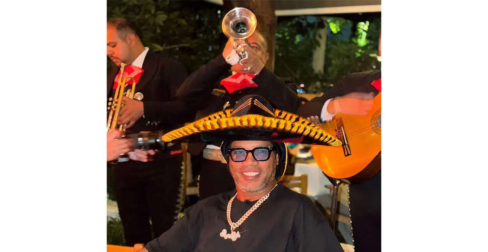 Ronaldinho Celebrates at FIFA World Cup 2026 Opener as Mexico Secures Historic Victory