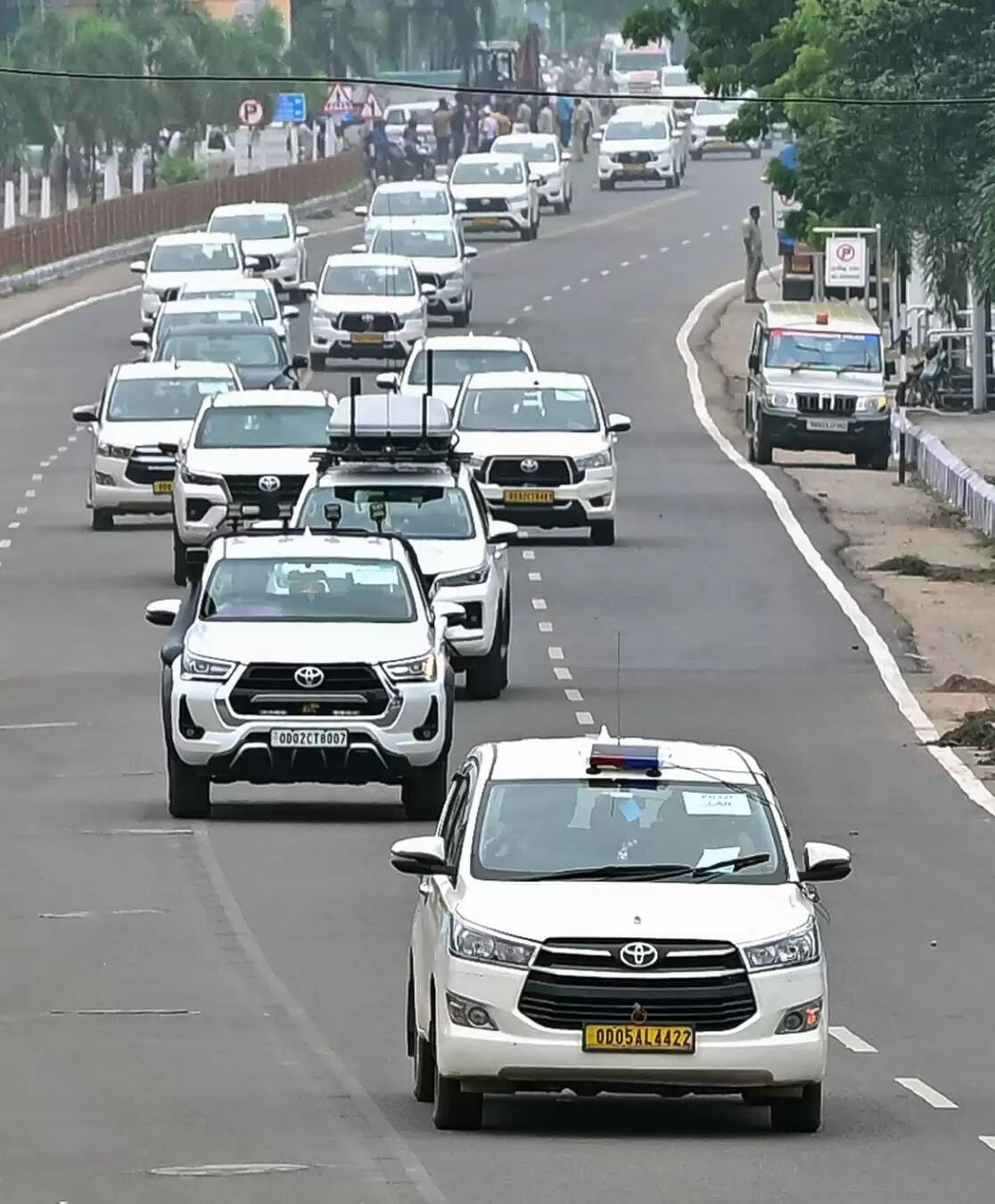 Kawariyas Flock to Mahanadi Riverbank for Shravan Month Celebrations