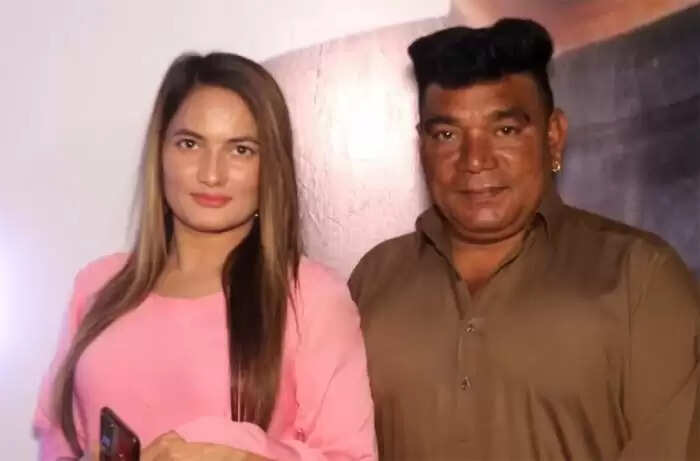 Unconventional Love: 22-Year-Old Marries 55-Year-Old Former Servant