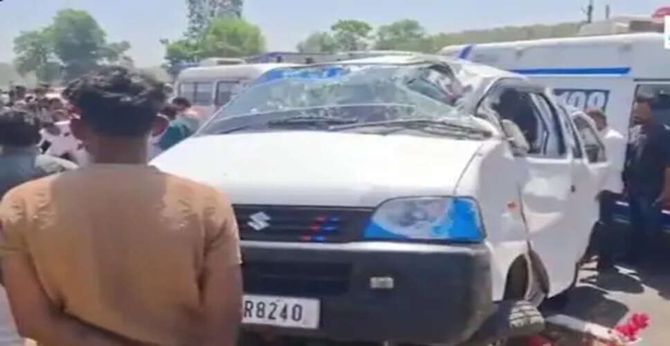 Tragic Bus Collision in Gujarat Claims Six Lives: What Happened?
