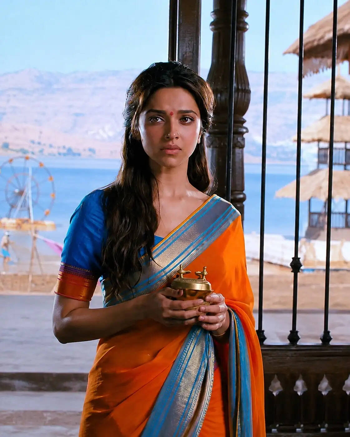 Exploring Meenamma's Iconic Saree Styles from Chennai Express