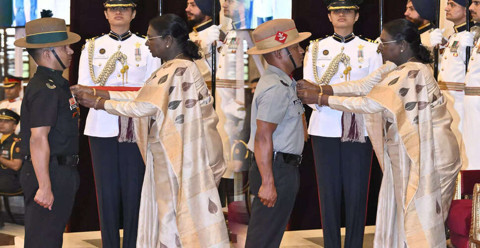 Major Bhargav Kalita and Rifleman Dhurba Jyoti Dutta Awarded Shaurya Chakra