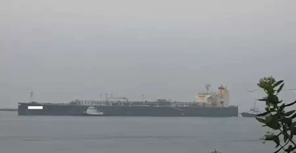 US Extends Waiver for Russian Oil Sales Amid Global Energy Crisis