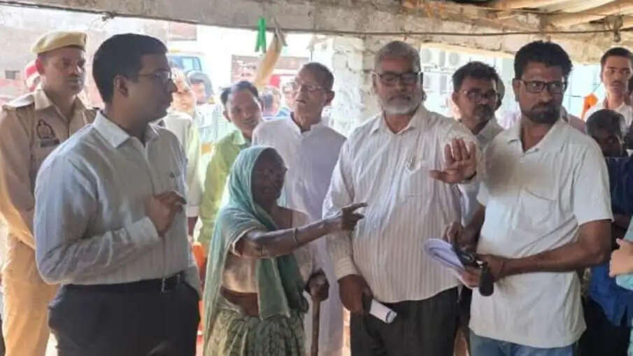 Emotional Resolution in Kanpur: Elderly Woman Reunited with Daughter After Disturbance