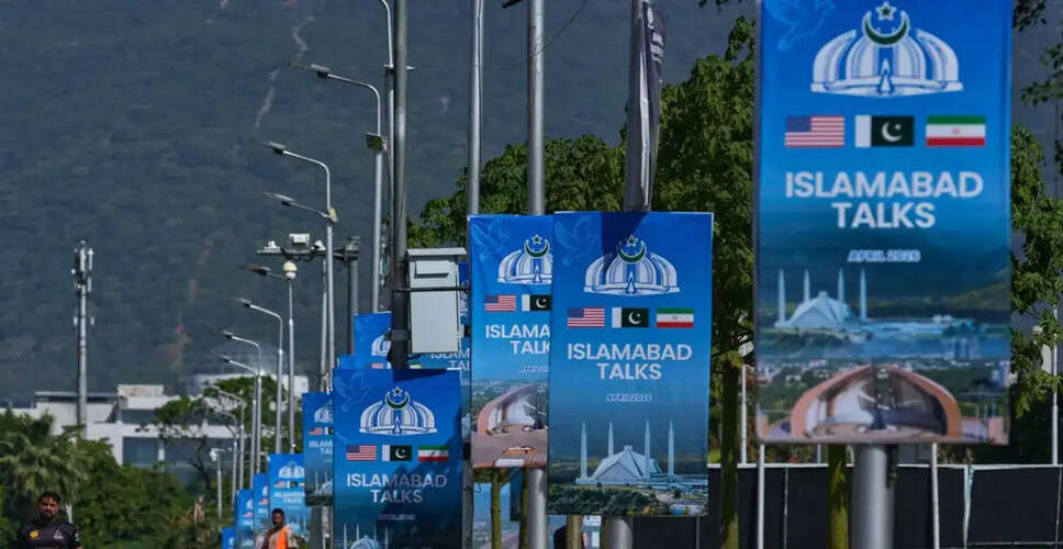 Trump Intensifies Criticism of Iran Ahead of Peace Talks