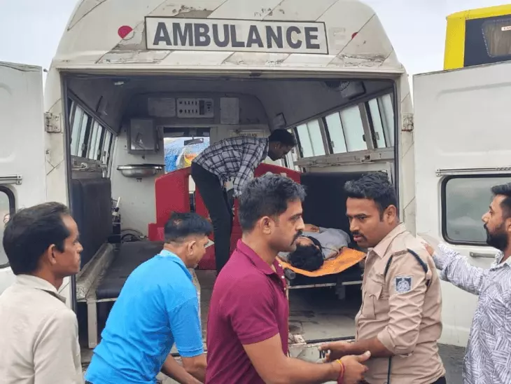 Tragic Road Accident in Khargone Claims Young Woman's Life