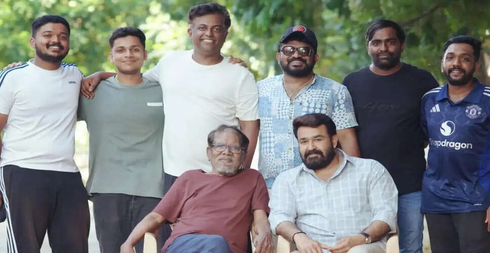 Tributes Pour In for Legendary Tamil Filmmaker Bharathiraja