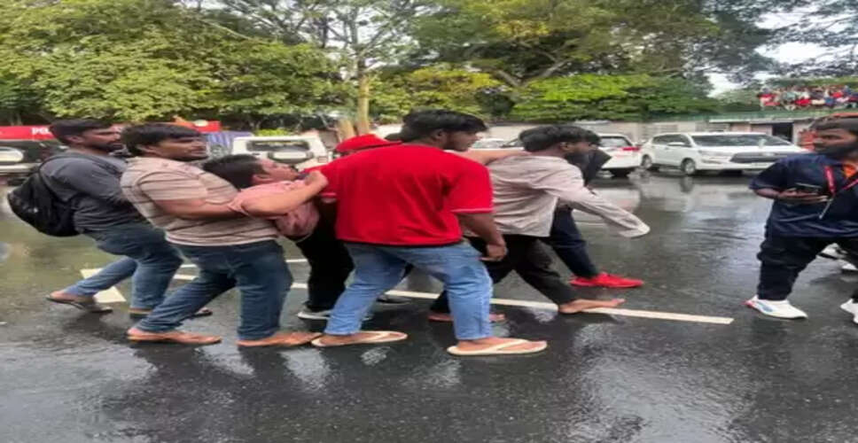 RCB's IPL victory celebration turns tragic: Several feared killed in stampede near B'luru's Chinnaswamy Stadium (2nd Ld)