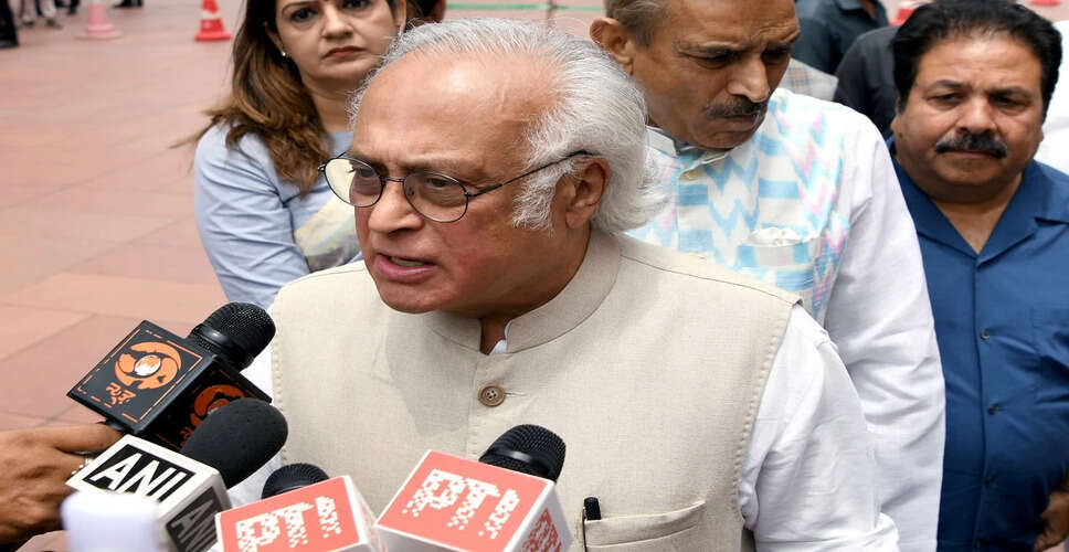 Congress Criticizes Modi Over Bhagwat's Leadership Comments