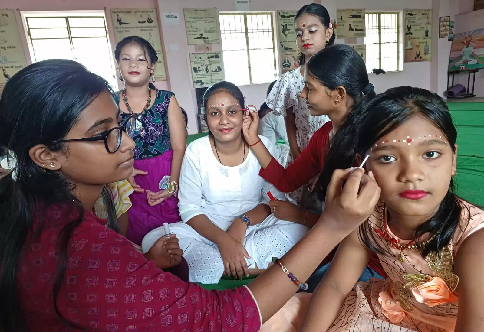 Excitement Builds for Raja Festival: Women Embrace Shopping and Mehendi