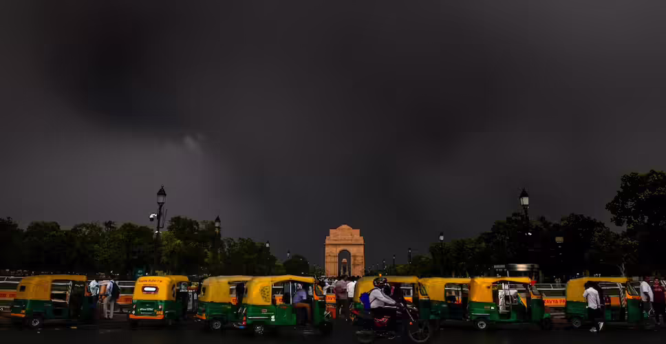 Severe Weather Disrupts Life in Delhi-NCR: High Winds and Heavy Rain