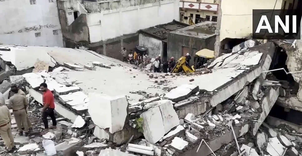 Tragic Building Collapse in Delhi Claims One Life